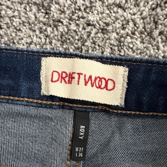 Driftwood Roxy Kick Crop Raw Hem Jean - Picture 5 of 7
